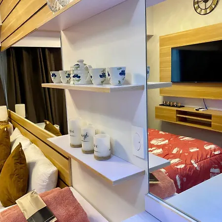 Woodland Elegance Retreat Symphony Of Artistry With Blazing Fast 300 Mbps Apartment